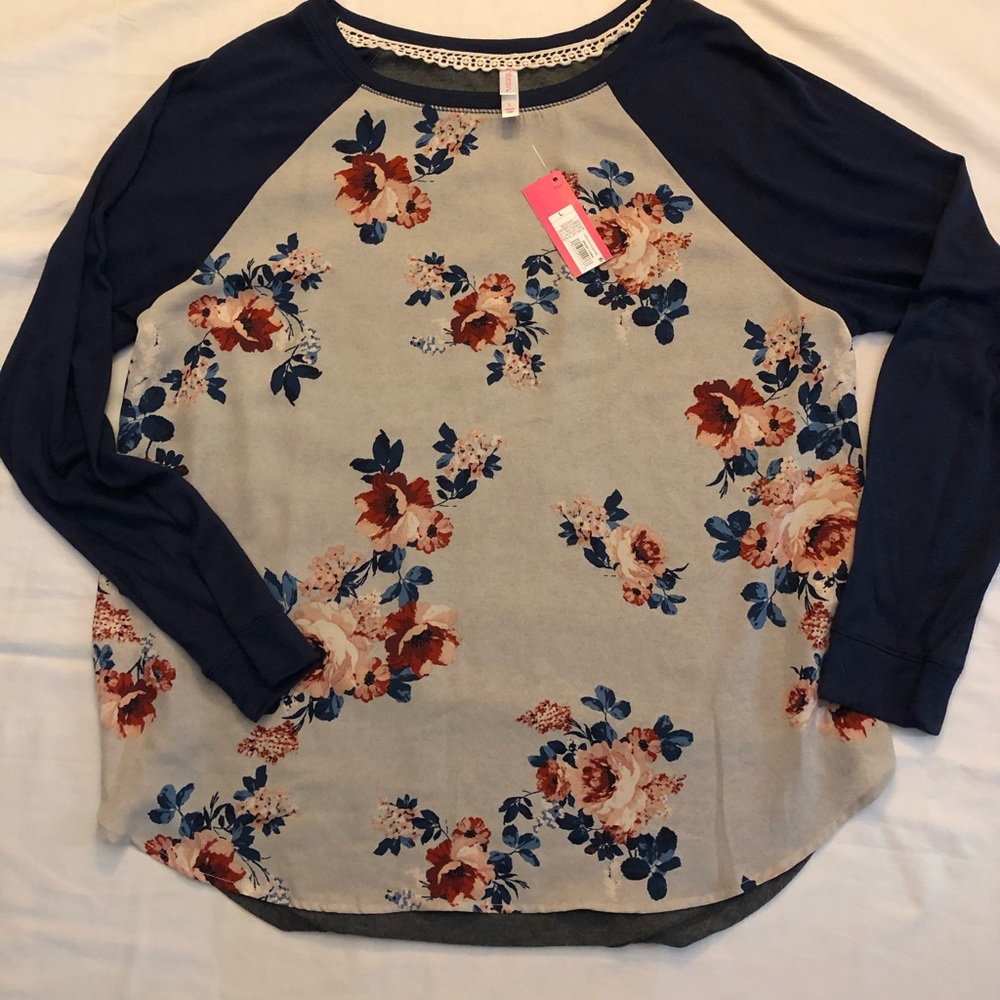 🎄Final Markdown🎄Floral Jersey Top